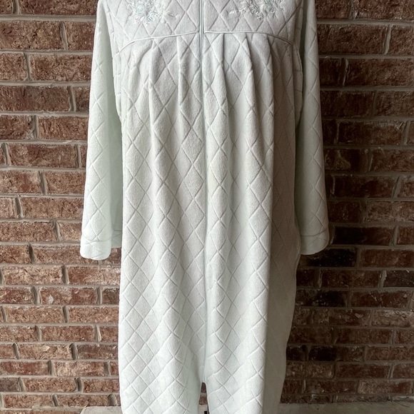 Heavenly Bodies Intimates & Sleepwear Heavenly Bodies Long Quilted